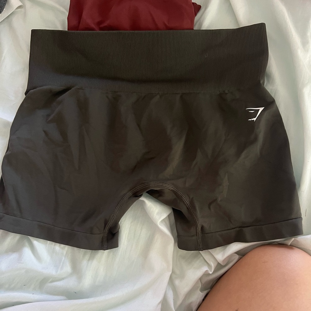 women’s size medium gymshark shorts